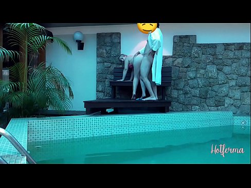 ❤️ Boss invita a cameriera à a piscina, ma ùn pudia resiste à un caldu Video cazzo à noi % co.cbddeluxe.top%